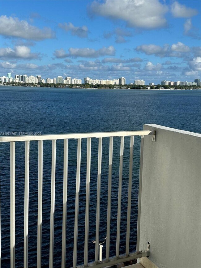 7545 E Treasure Dr Unit 9I