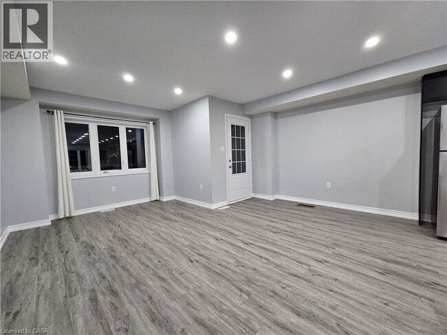 Photo - 404 Linden Dr