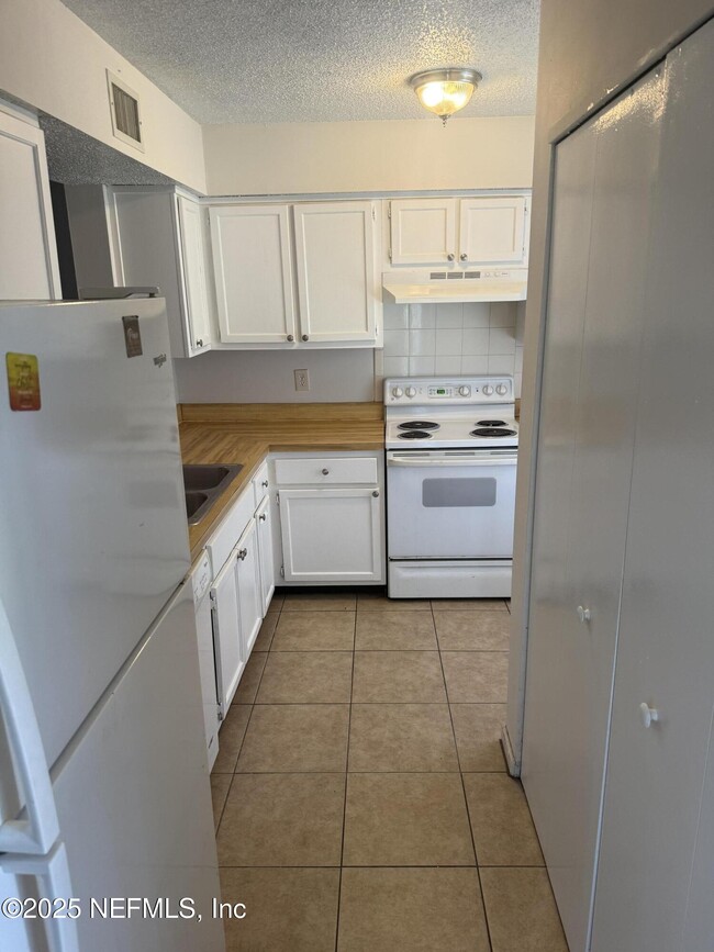 Photo - 1210 Whitlock Ave