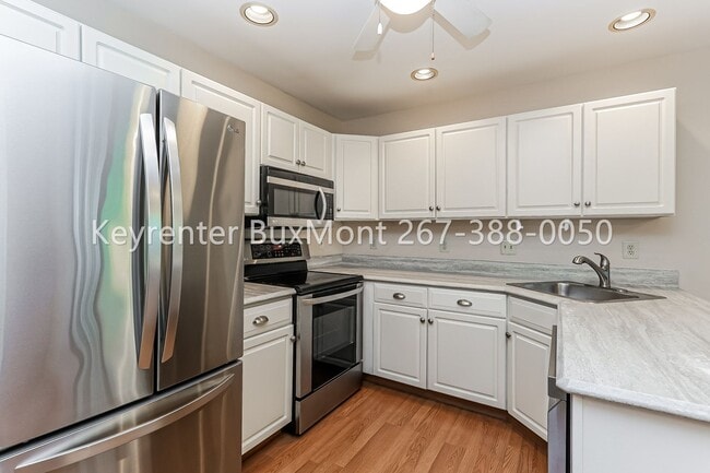 Building Photo - Makefield Glen 2-bedroom, 1.5-bath townhome