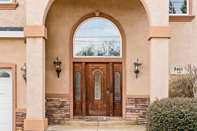 Photo - 8661 Elm Ave