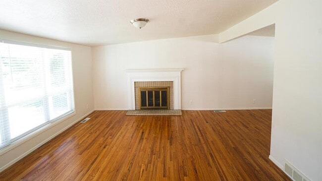 Photo - 5558 S Somerset Way