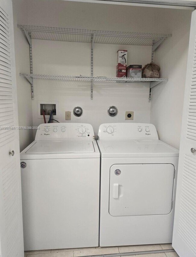 Photo - 9740 NW 5th Ave Unidad B