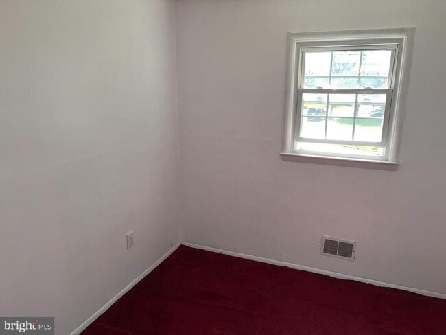 Photo - 1145 Lower Ferry Rd