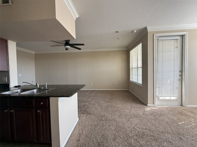 Photo - 7575 Kirby Dr Unit 2218