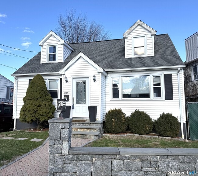 Building Photo - 1584 Madison Ave