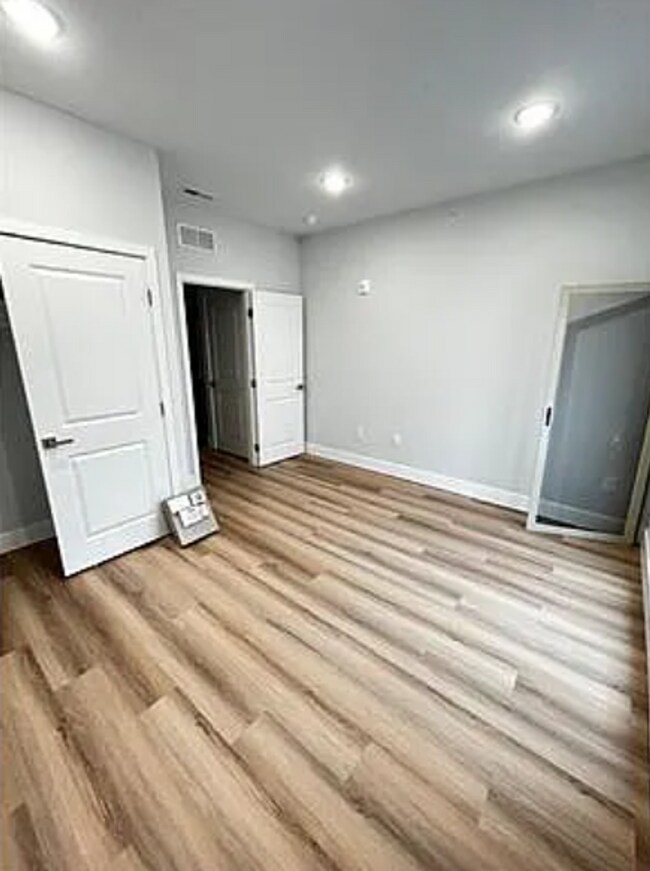 3259 N 13th St Unit 3