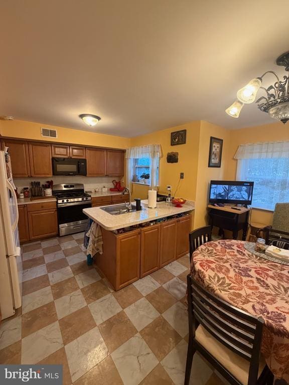 Photo - 850 Welton St