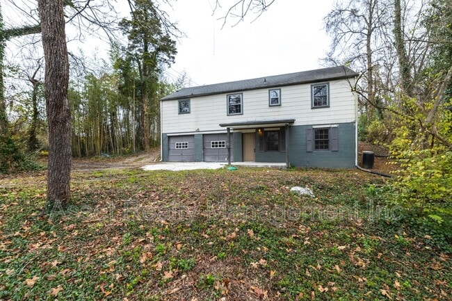 Photo - 5501 Lake Shore Dr