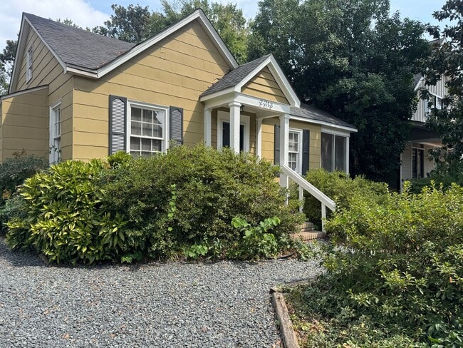 Photo - 2213 Chesterfield Ave