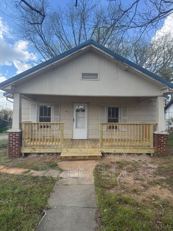 Building Photo - 914 E Madison Ave