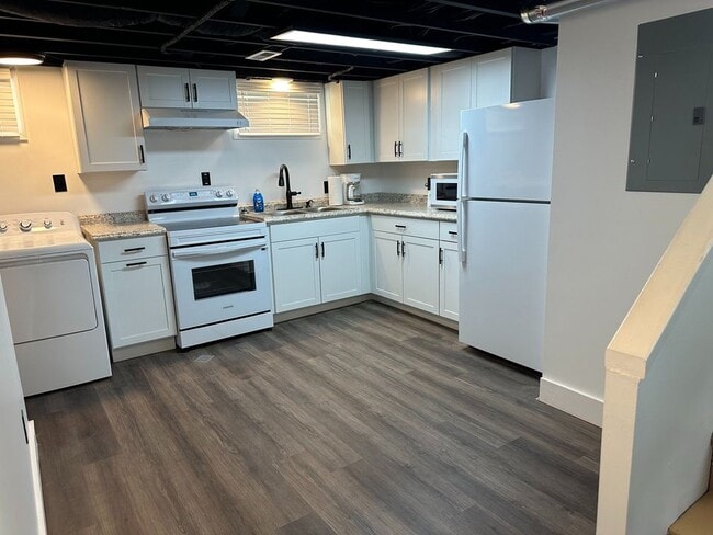 Photo - 726 E Fifth St