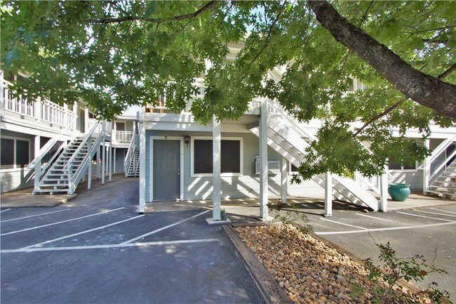 Photo - 6813 Great Northern Blvd Unit H