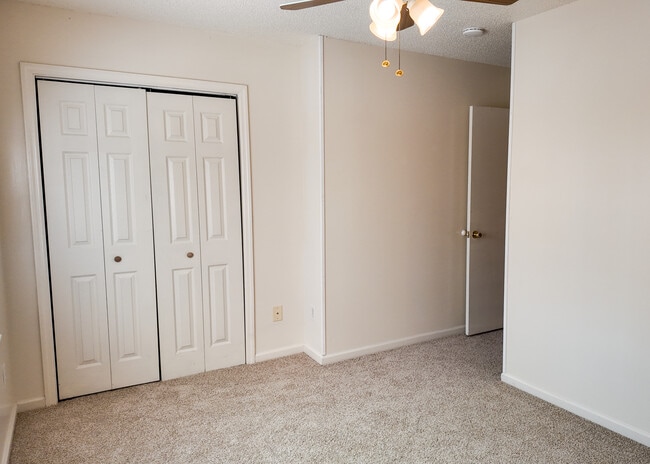 Photo - 204 Meadowbrook Ln