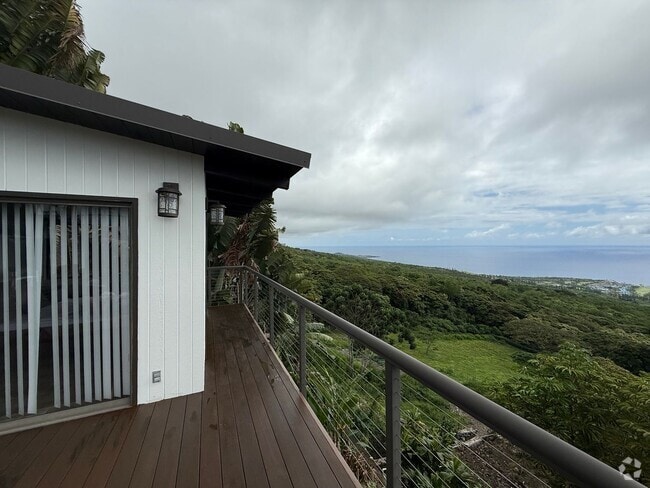 Building Photo - Furnished Pool House Studio with Lanai