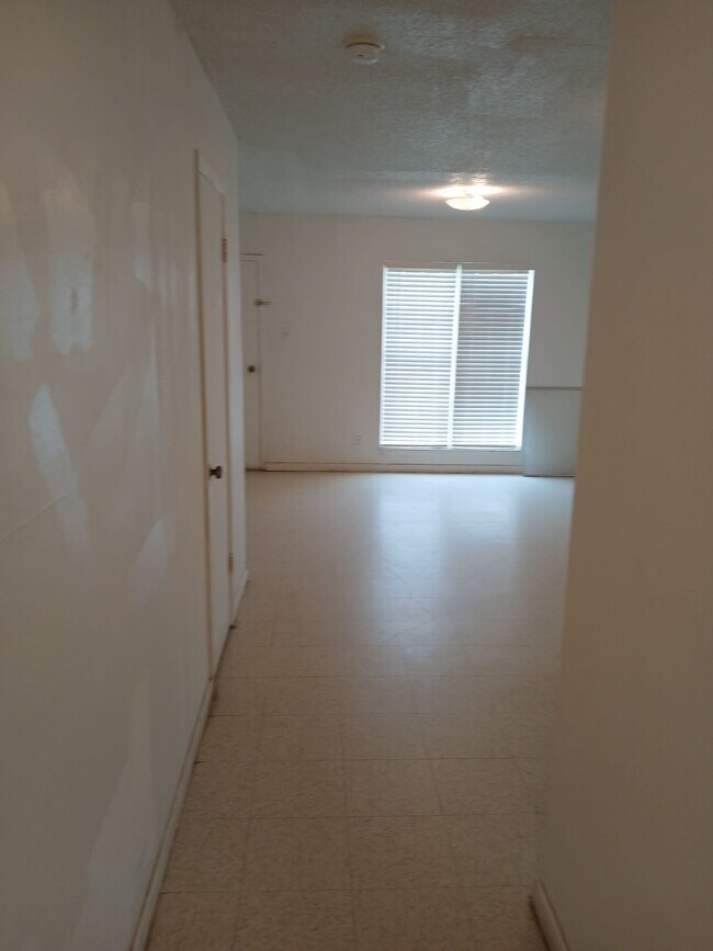 Photo - 1300 N Walnut Ave