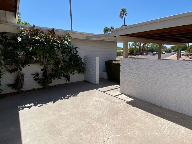 Photo - Scottsdale 4 Bed. 1.75 Bath located In Tow...