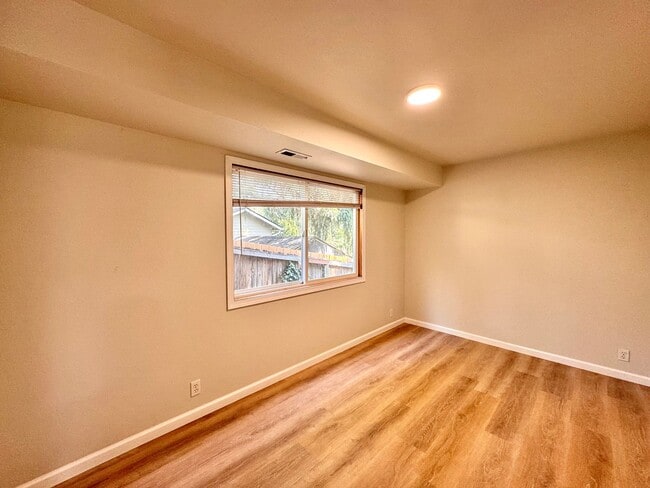 Photo - 2620 NE 136th St