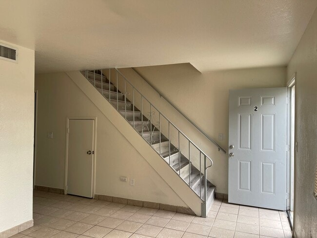 Photo - 814 Wallace St Unit #2