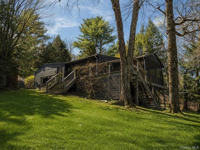 Building Photo - 277 Creamery Rd
