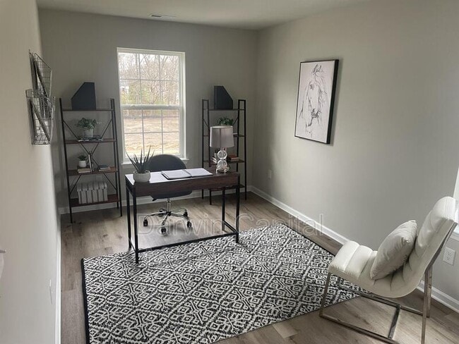 Photo - 385 N Tuckahoe Rd