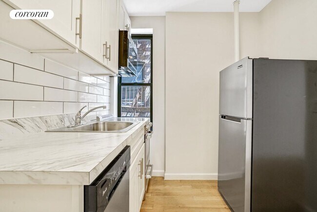 Building Photo - 532 E 82nd St Rental