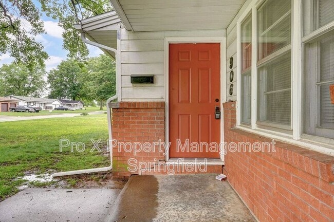 Photo - 906 N Belview Ave