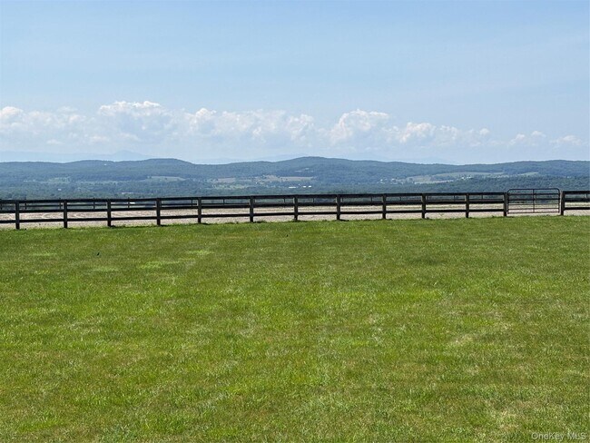 Photo - 139 Fox Hill Rd