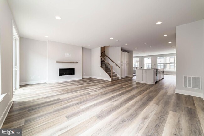 6227 Almerico Pl