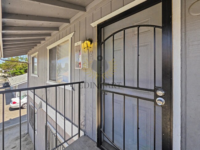 Building Photo - 3948 E Woodward Ave Unit 201