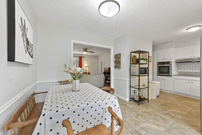 Photo - 4461 Mercer Rd