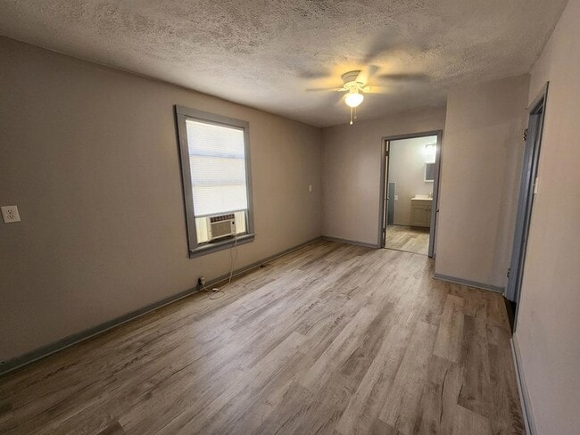 Photo - 318 W Houston St