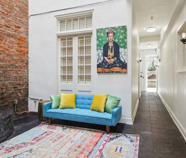 Building Photo - 508 Chartres St Rental