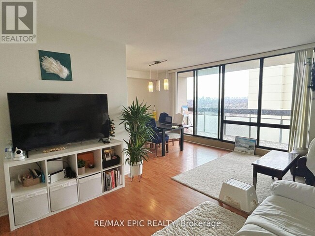 Photo - 350 Seneca Hill Dr Unit 908