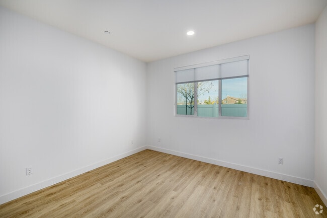 2BR, 2BA - 977SF - Second Bedroom