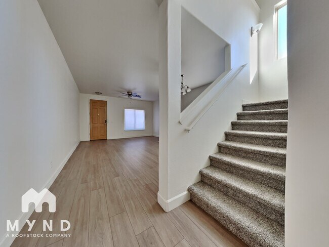 Photo - 1237 E Blackfoot Daisy Dr