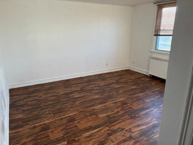 Building Photo - 7137 Castor Ave Unit 2nd Floor