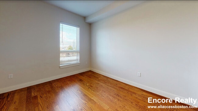 Photo - 22 Everett St Unidad #1 - 203