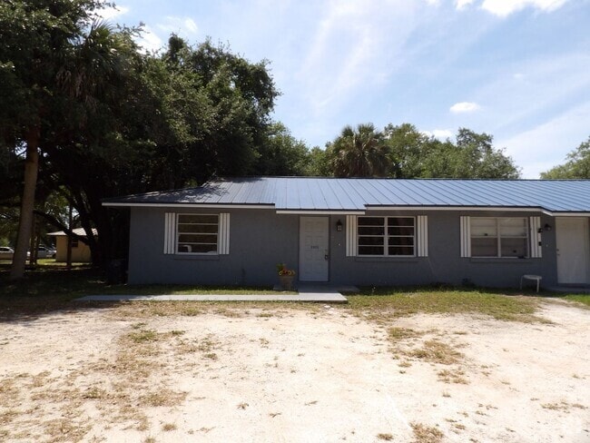 Building Photo - 2/1 Duplex Rental