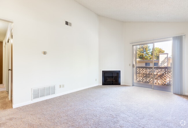 2BR, 1BA - 1000SF