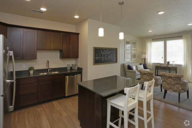 Grovecrest Villas