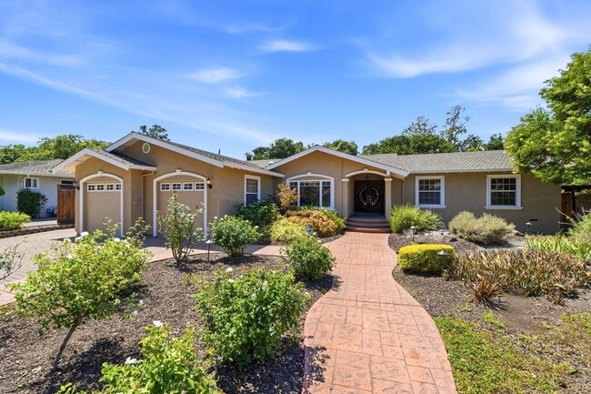 Building Photo - 12445 Green Meadow Ln