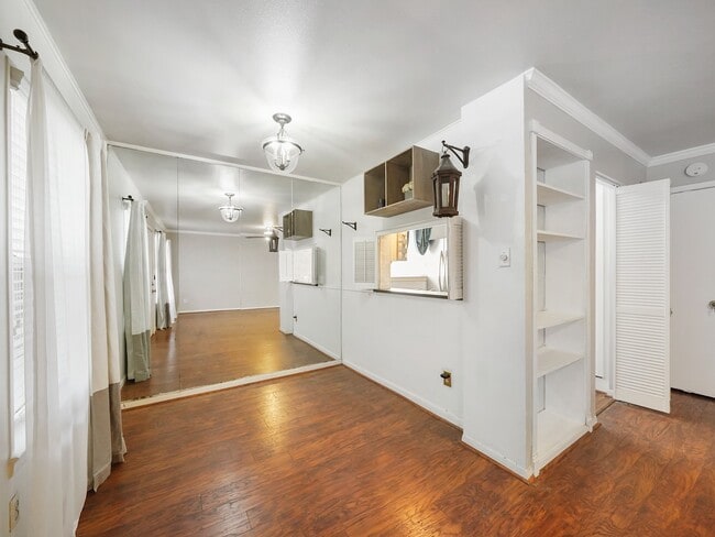 Photo - 421 Emerson St Unit 1