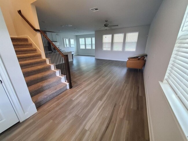 Photo - 15610 Ellinger Dr