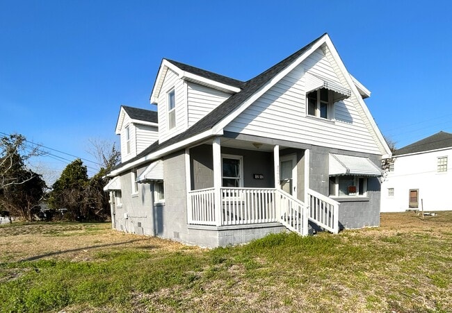 Building Photo - 1212 Fisher St