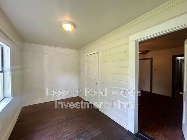 3407 Lillian St