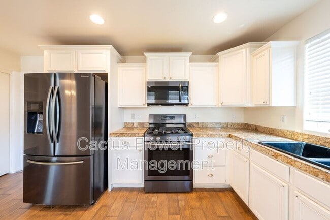 Photo - 2721 E Bart St