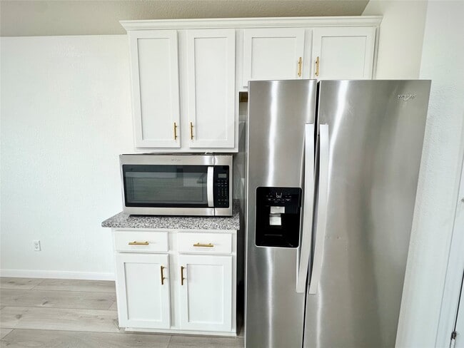 Photo - 4743 Lombardy Fire Trail