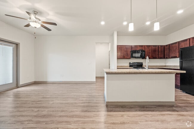 2BR, 2BA - 1,000SF - Living - Lockhart Springs