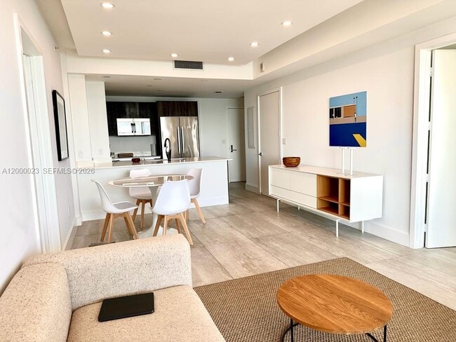 Photo - 488 NE 18th St Unidad 606